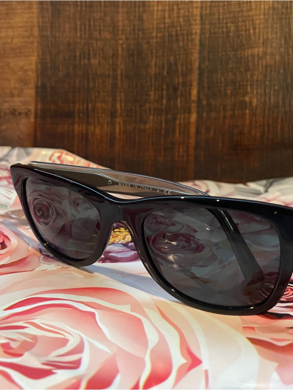 Classic vintage Burberry Women's Black Sunglasses - Sleek UV Protection